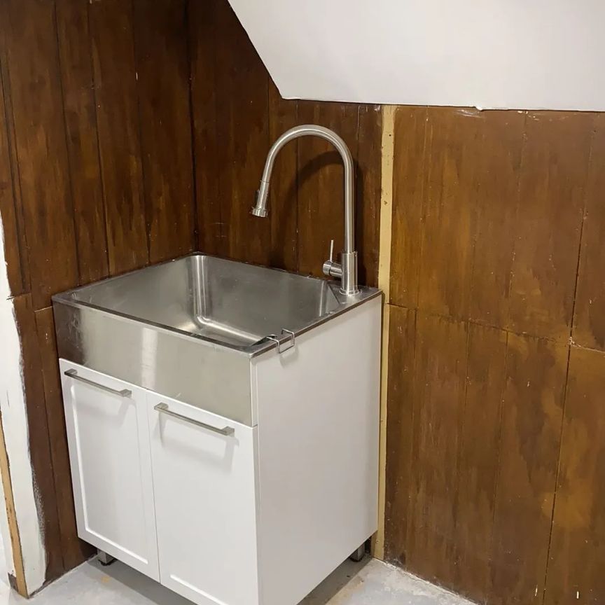 Detached Home For Lease | W9229270 - Photo 1