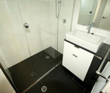 Style and convenience! - Photo 1