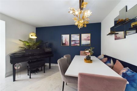 3 bedroom semi-detached house to rent - Photo 3