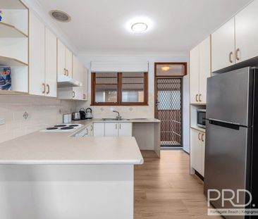 FURNISHED THREE-BEDROOM VILLA - Photo 1