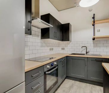 3 Bed Apartment - Photo 6
