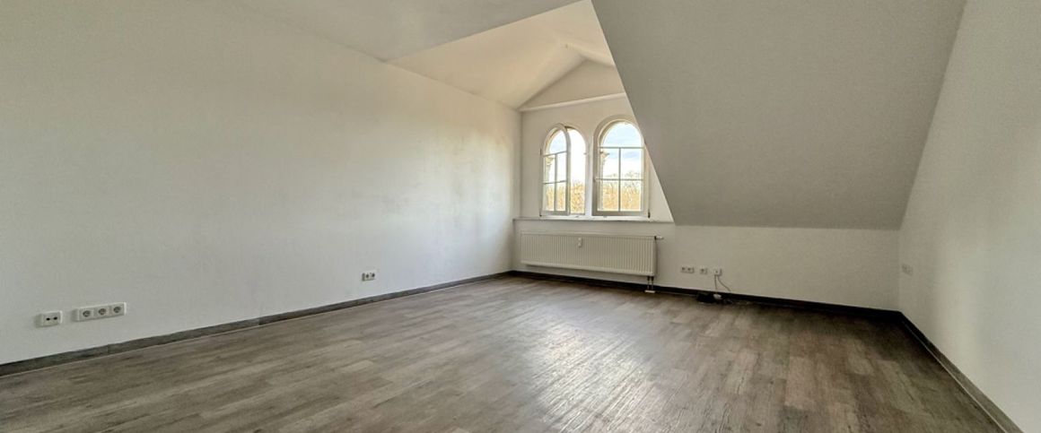 2 Zimmer • im Dachgeschoss • mit Oberlicht • Tiefgarage möglich • im Zentrum • Chemnitz • zur Miete - Photo 1