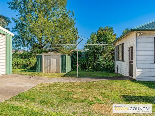 CHARMING 3 BEDROOMS HOME - Photo 1