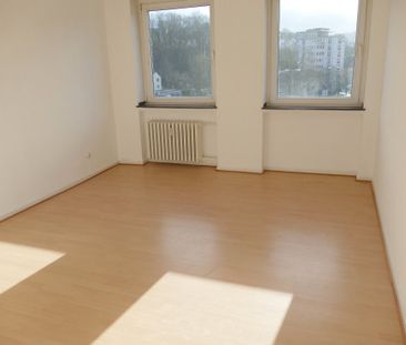 HELLE 3-ZIMMER WOHNUNG ZENTRAL IN HAGEN !!! - Photo 1