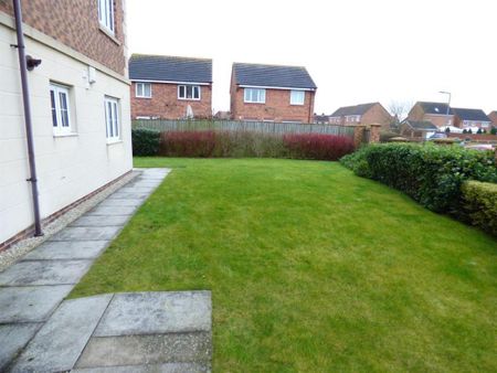 Sycamore Avenue, Eggborough, DN14 0WU - Photo 4