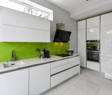 3 bedroom flat to rent - Photo 2