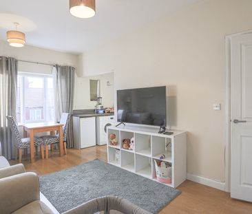 2 Bed Flat, Manor Grove, LS7 - Photo 4