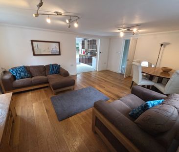 4 Bed Detached House, Ullet Rd, L17 - Photo 1