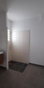 Location Appartement 2 pièces 44m² ST DENIS 97400 - Photo 3