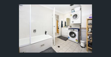 STYLISH & CONVENIENT - Photo 4