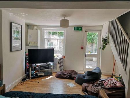 North Gardens, Brighton, BN1 - Photo 2