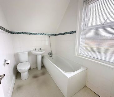 A 1 Bedroom Flat Instruction to Let in BEXHILL-ON-SEA - Photo 6