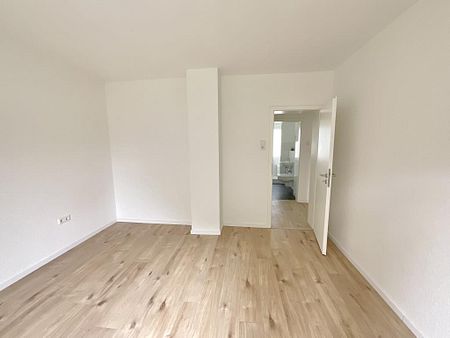 Hier kann man alt werden: * renovierte Erdgeschoss-Wohnung mit Balkon * - Foto 4