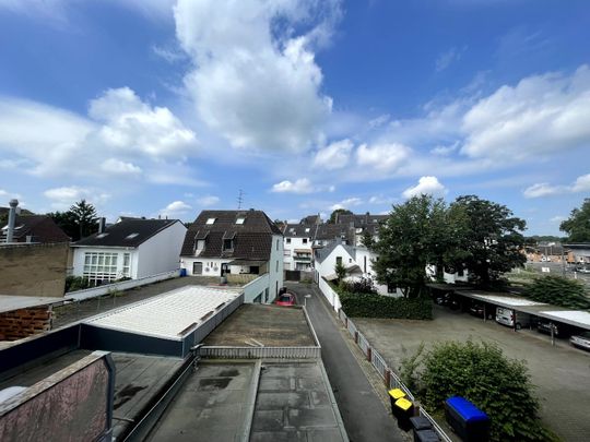 KREFELD-UERDINGEN: SCHÖNE 3,5-ZIMMER WOHNUNG IN RHEINNÄHE ZU MIETEN! - Photo 1