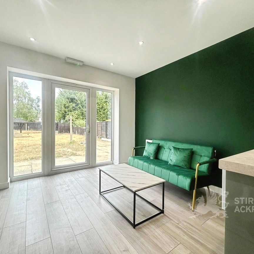 Maple Grove, Guildford, Surrey, GU1 1LP - Photo 1