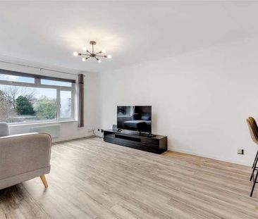 Grand Drive, Raynes, SW20 - Photo 1