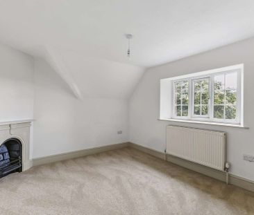 An idyllic three-bedroom fully refurbished cottage located on the B... - Photo 6