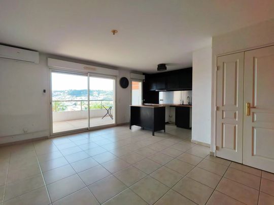 Location Appartement 3 pièces NICE 06200 - Photo 1