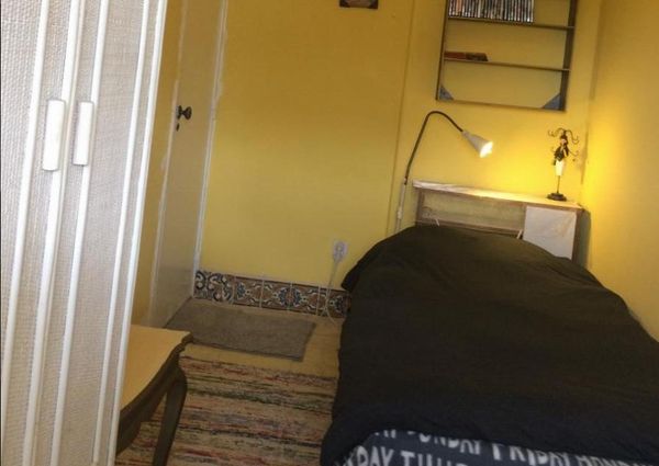 Quarto para estudantes perto de Universidades