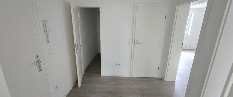 Wunderschöne EG-Wohnung mit bodengleicher Dusche und großem Balkon - Foto 1