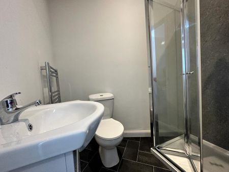 1 bed house share to rent in Brunshaw Road, Burnley, BB10 - Photo 5