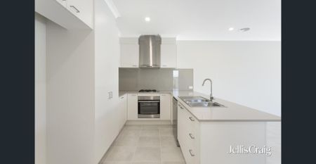 Charming two-bedroom home in beautiful Lake Gardens - Photo 5