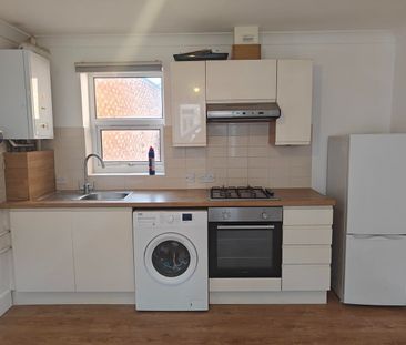 1 Bed Flat, Little Johns Lane, RG30 - Photo 2