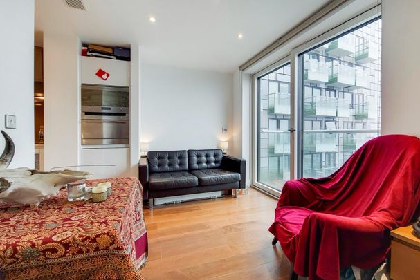 Studio to rent - Photo 1