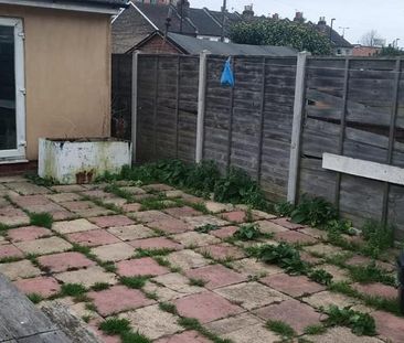 1 bedroom house of multiple occupation to rent - Photo 1