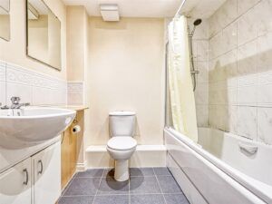 2 BEDROOM Apartment - First Floor - Photo 1