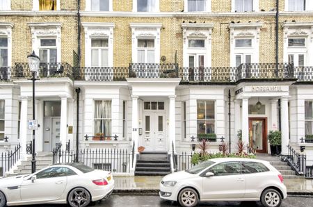 Hogarth Road, Earls Court, SW5 - Photo 2