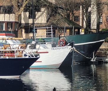 1 Bed House Boat, Rope St, SE16 - Photo 3