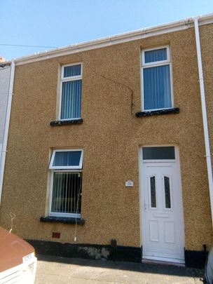 3 bedroom terraced house to rent - Photo 1