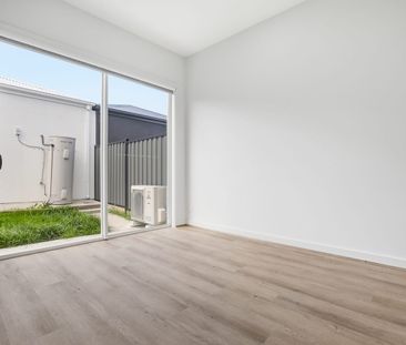 Modern Comfort in a Growing Craigieburn Community - Photo 6
