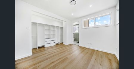 Four Bedroom Duplex !!! - Photo 3