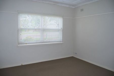 Just Listed - Cosy home, Handy location - Photo 5