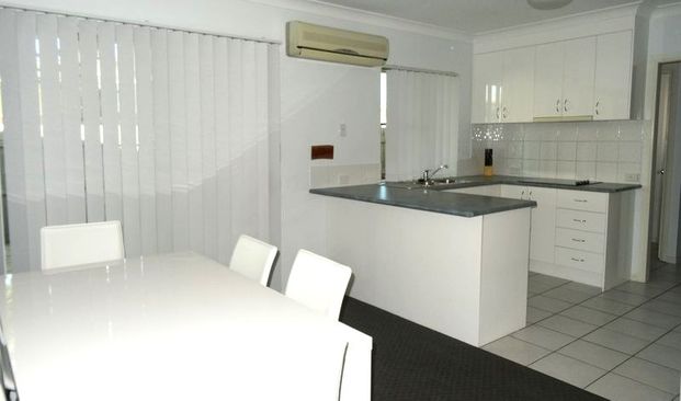 FULLY FURNISHED APARTMENT - LIVE BESIDE THE OCEAN - Photo 1