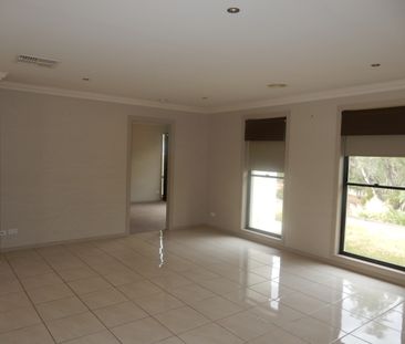 2 Cottlesloe Court, West Wodonga - Photo 1