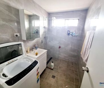 “4 bedroom Home” - Photo 2