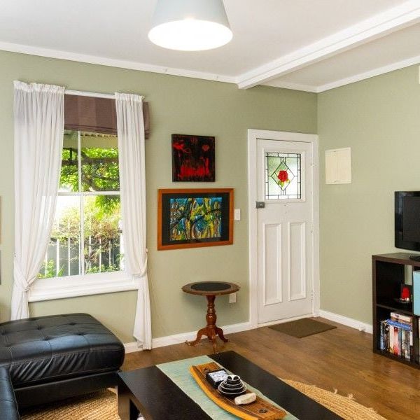 Paradise Cottage - Prime Location! - Photo 1