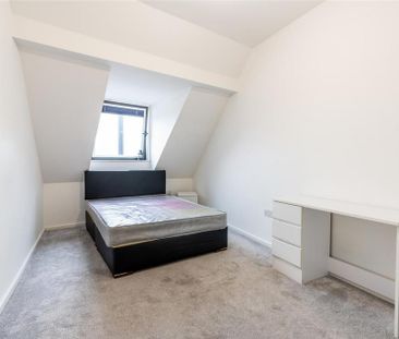 3 bedroom apartment to rent - Photo 4