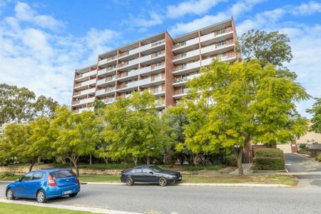 Convenient location. - Photo 2