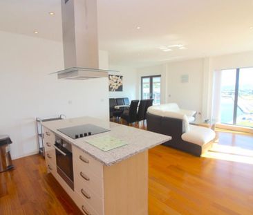 2 bedroom penthouse to rent - Photo 4