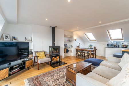 3 bedroom flat to rent - Photo 4