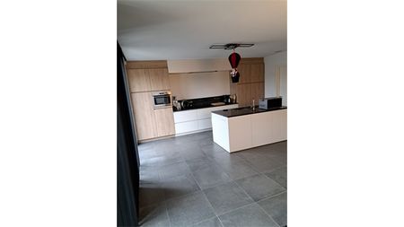 Een ruime en nieuwe woning met tuin nabij het centrum van Vlimmeren - Foto 4