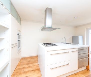 4 bedroom terraced house to rent - Photo 6