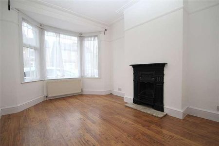 Douglas Road, Hornchurch, Essex, RM11 - Photo 2