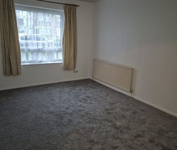 1 Bed Flat, Howard Road, SE25 - Photo 2