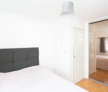 2 bedroom maisonette to rent - Photo 2