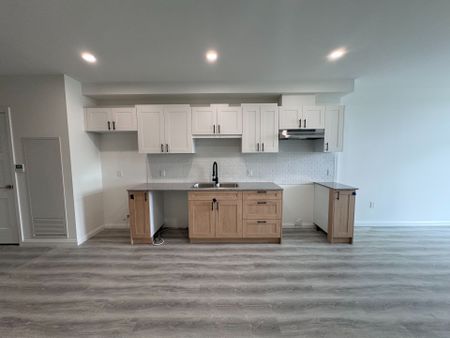 For Lease - 181 Elmira Road Unit# PH18, Guelph, Ontario - Photo 5